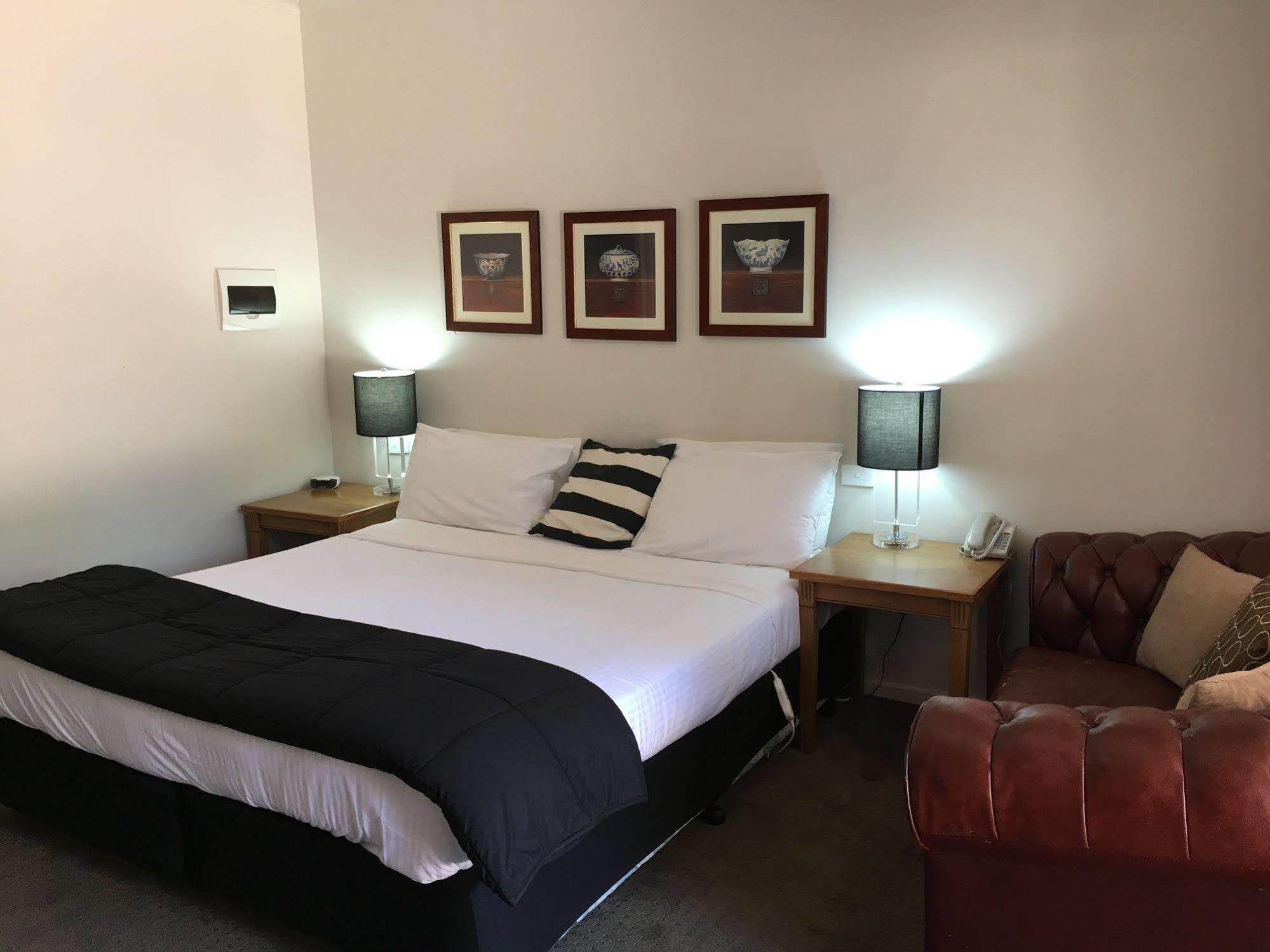 Norwood House & Receptions 3*